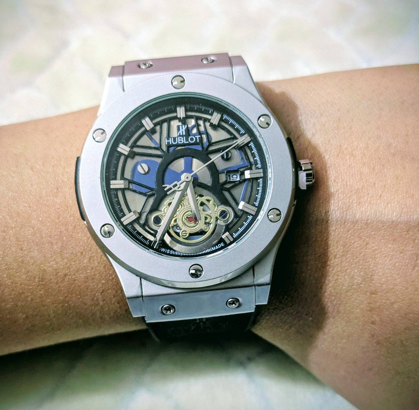 Hublot Lethar Belt Watch Simple Elegant-2